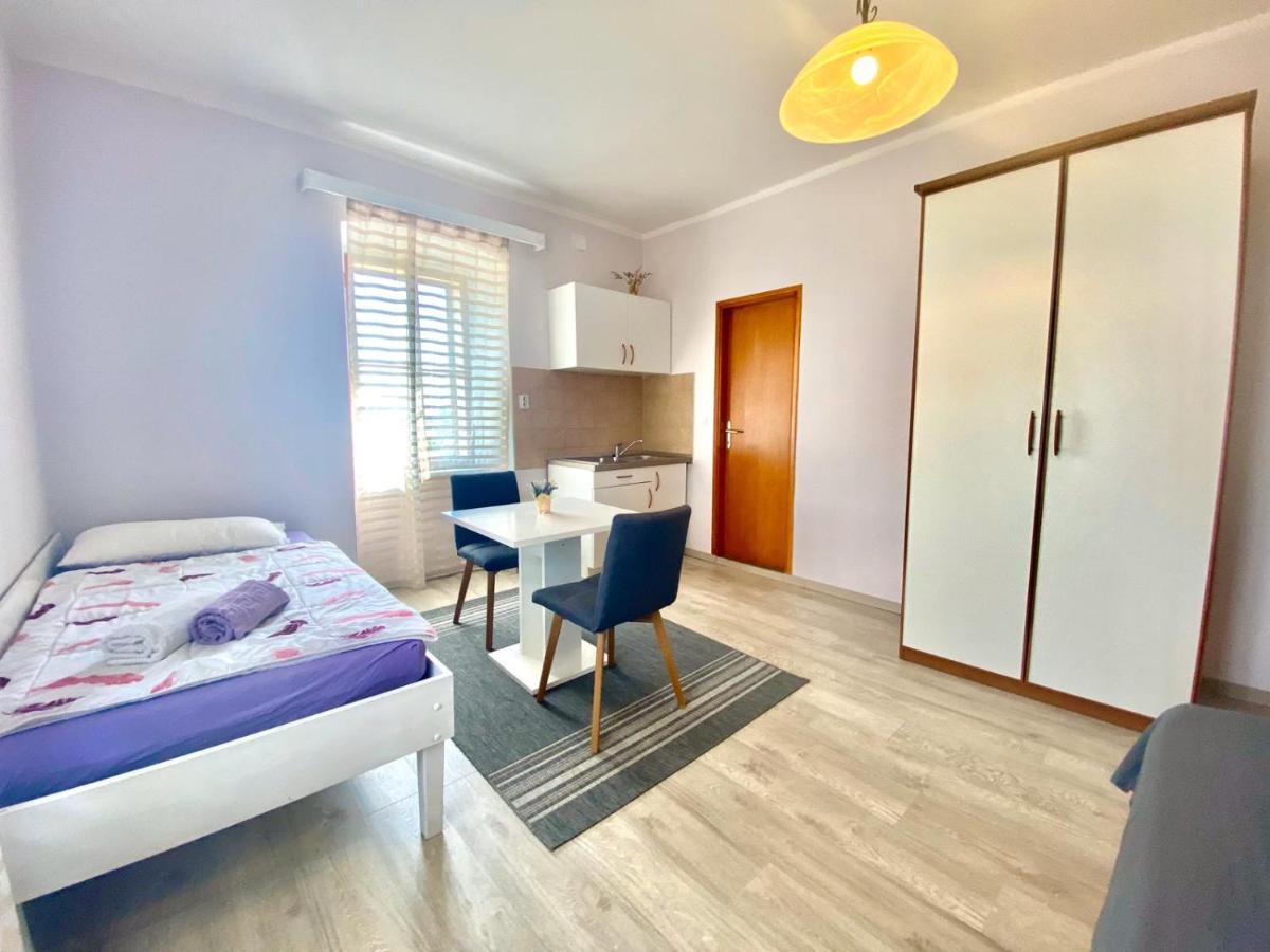 Hotel Anka à Nerezine Extérieur photo