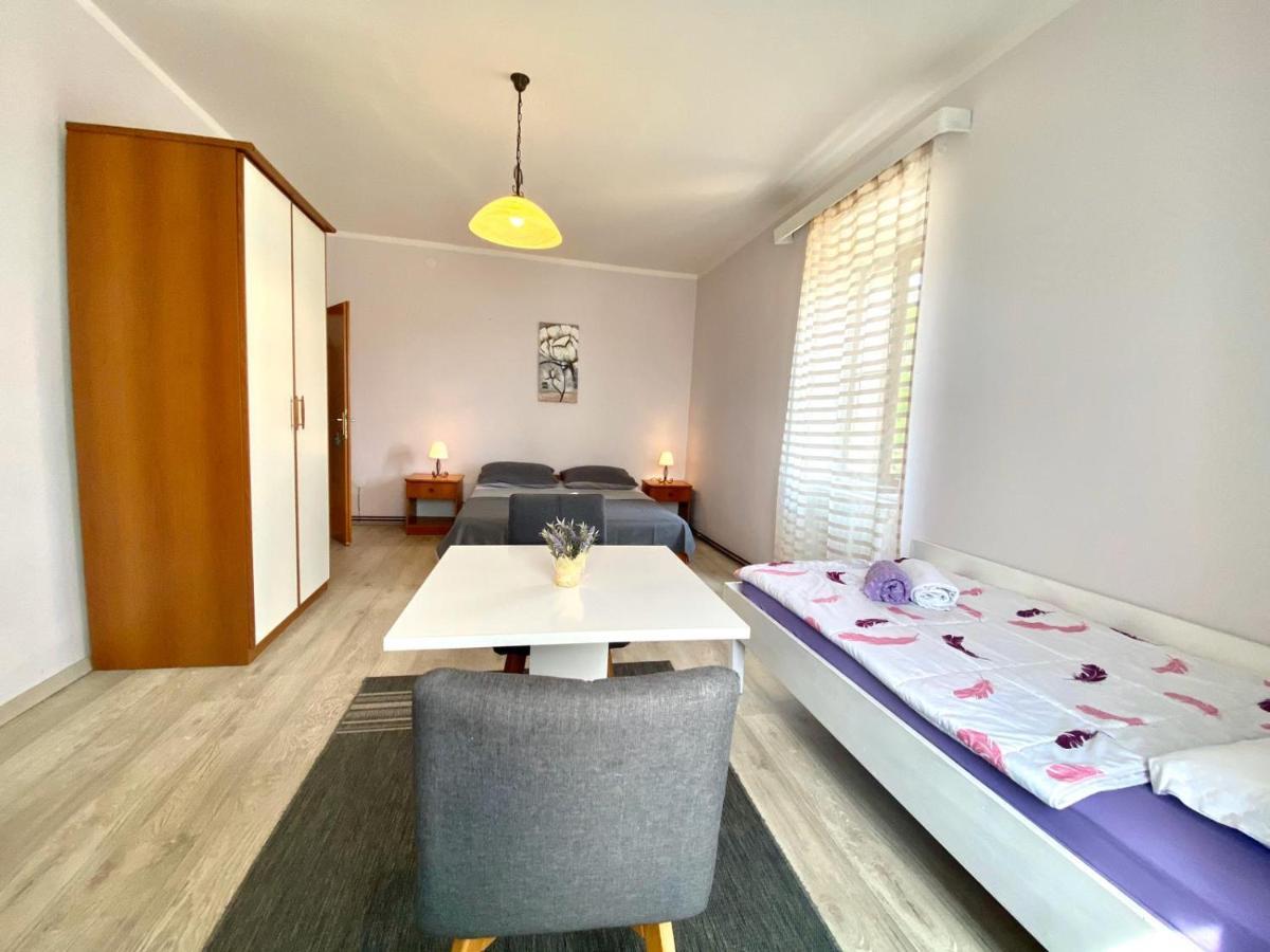 Hotel Anka à Nerezine Extérieur photo