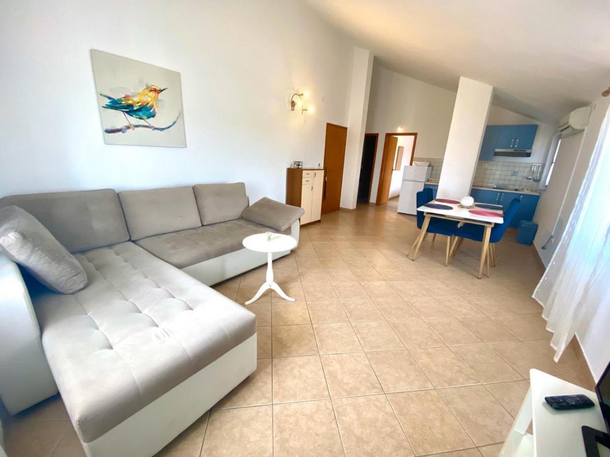 Hotel Anka à Nerezine Extérieur photo
