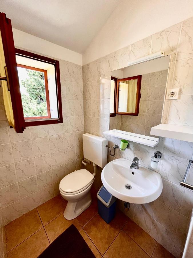 Hotel Anka à Nerezine Extérieur photo