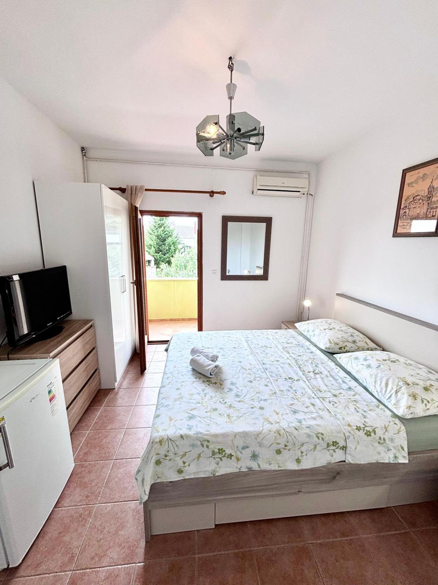 Hotel Anka à Nerezine Extérieur photo