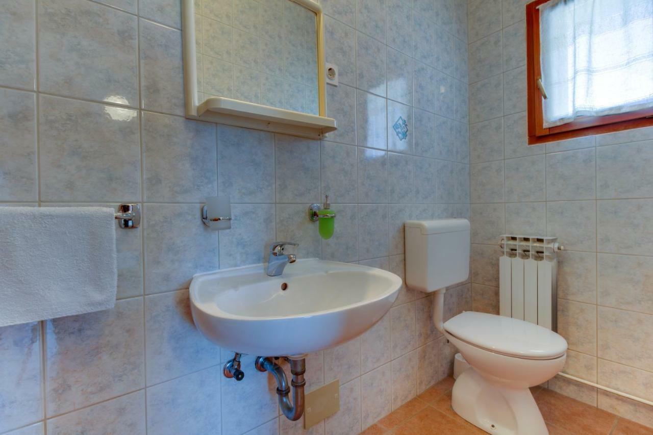 Hotel Anka à Nerezine Extérieur photo