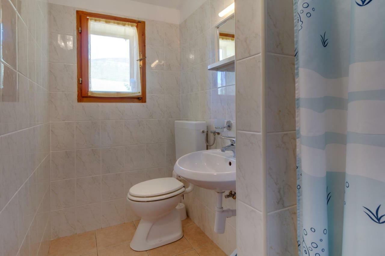 Hotel Anka à Nerezine Extérieur photo